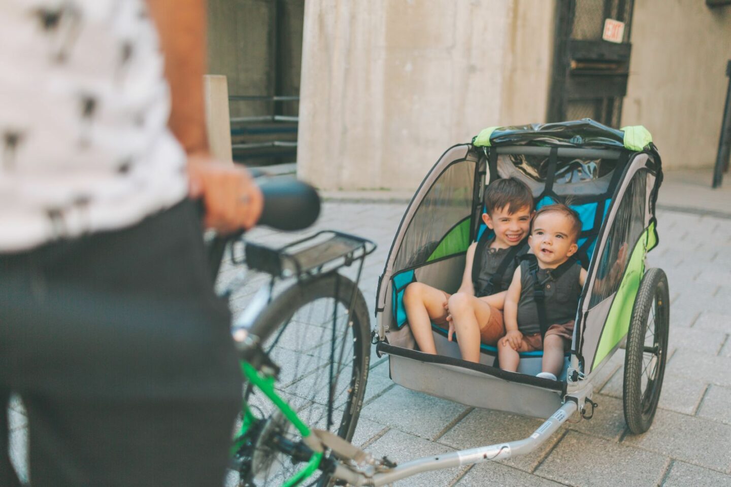 huren Dapperheid Faial Fietsen met het gezin - Baby's en peuters vervoeren – SIROKO CYCLING  COMMUNITY