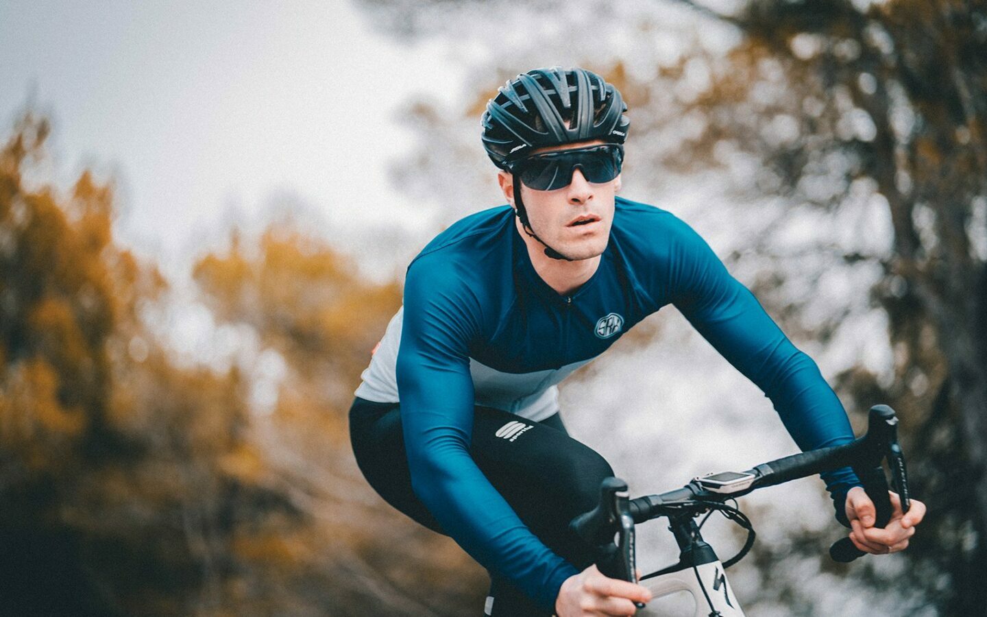 Analista Adjuntar a complemento Guía de ropa de ciclismo para saber cómo vestirse en otoño – SIROKO CYCLING  COMMUNITY
